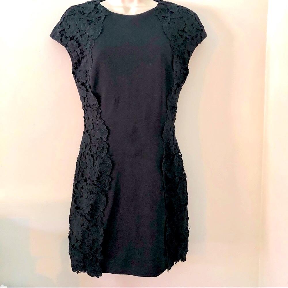 Ted Baker London Fitted Black Lace Mini Dress Size 1 (US 4) - Picture 1 of 15